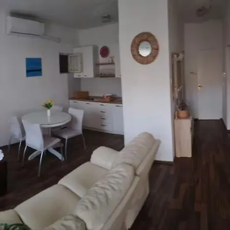 Sunny Retreat Grebaštica